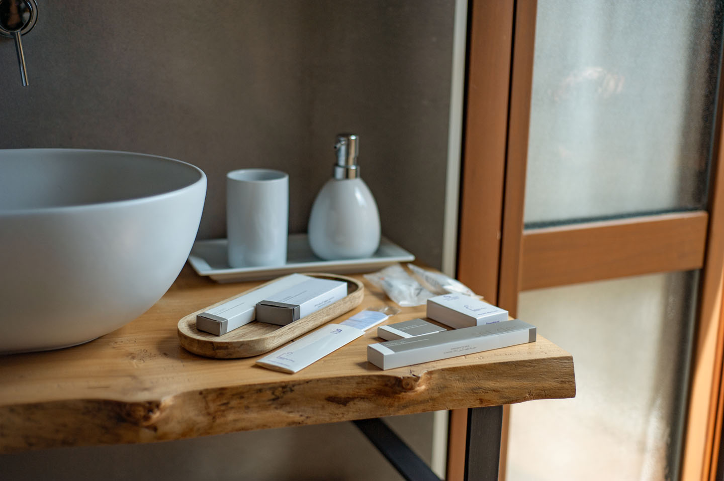 Bed & box gallery image